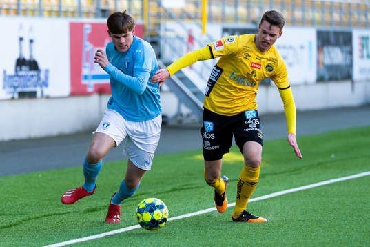 Malmö FF´s Oscar Uddenäs och Elfsborgs Johannes Vedin