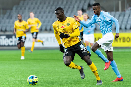 Elfsborgs Marokhy Ndione och Malmö FF´s Mubaarak Nuh