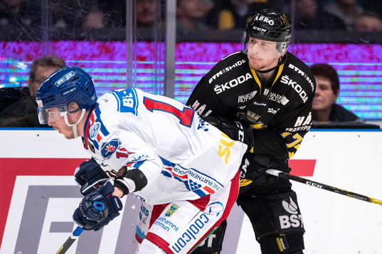 under ishockeymatchen i Hockeyallsvenska finalen mellan AIK