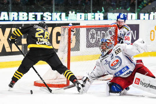 s Jesper Frödén och Oskarshamns målvakt Christoffer