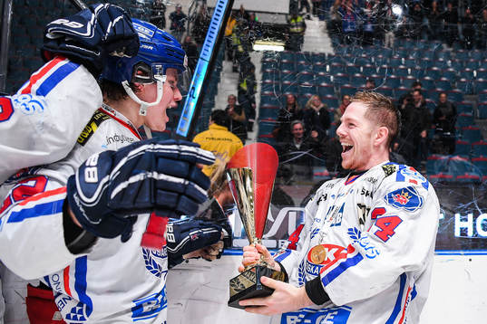 Oskarshamns John Dahlström och Joakim Hillding jublar