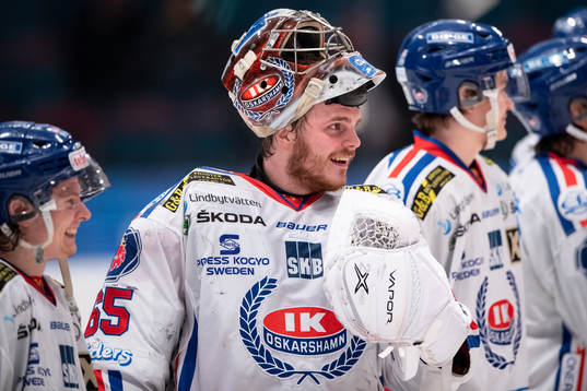 Oskarshamns målvakt Christoffer Rifalk jublar