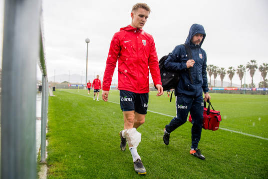 Martin Ødegaard of Norway and Asle Birkeland Kjellsen,
