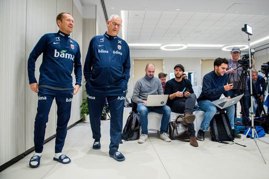 Svein Graff and Lars Lagerbäck, head coach of Norway,