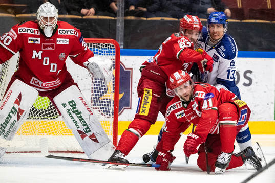 Modos målvakt Linus Lundin och Tommy Enström och Oscar