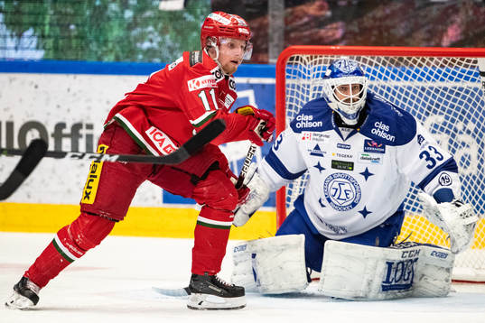 Modos Kristian Jakobsson och Leksands målvakt Axel Brage
