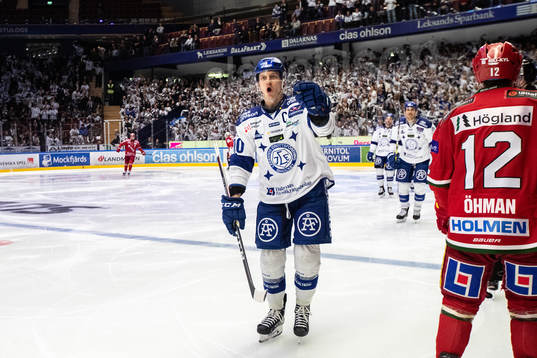 Leksands Martin Karlsson   jublar