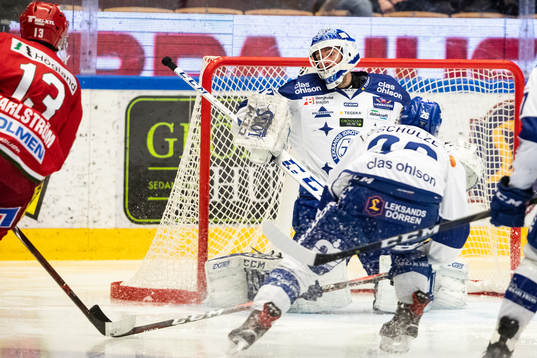 Leksands målvakt Axel Brage och Modos Anton Karlström