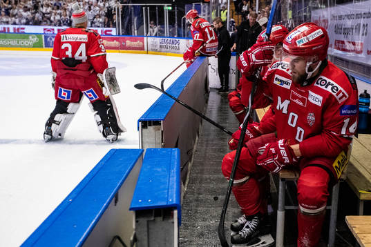 Modos Henrik Björklund deppar