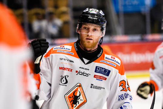 Karlskronas Joseph Jonsson jublar