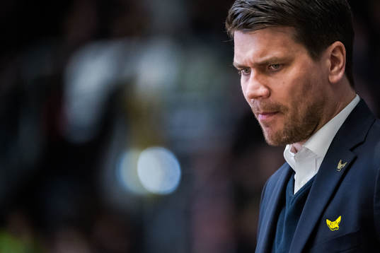 Västerås tränare Thomas Paananend deppar