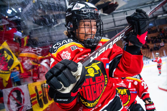 Luleås Rebecca Stenberg jublar