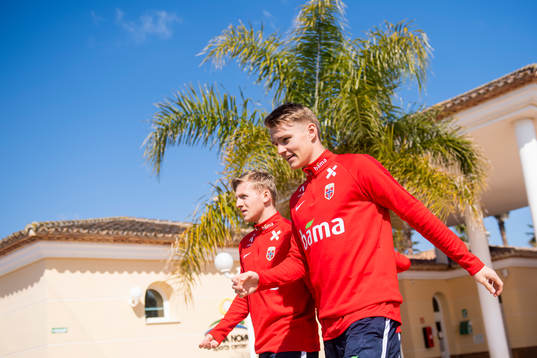 Mats Møller Dæhli and Martin Ødegaard of Norway
