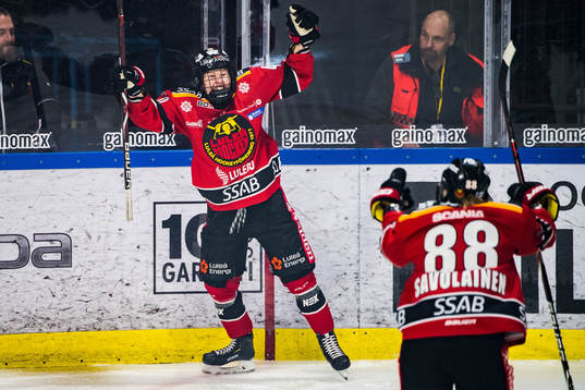 Luleås Noora Tulus jublar
