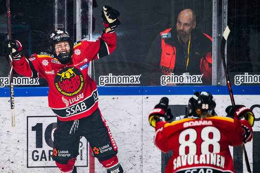 Luleås Noora Tulus jublar