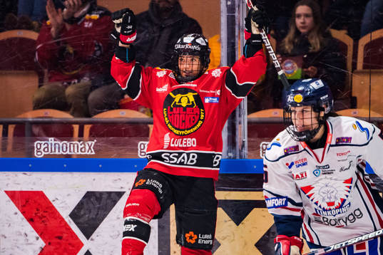 Luleås Rebecca Stenberg jublar