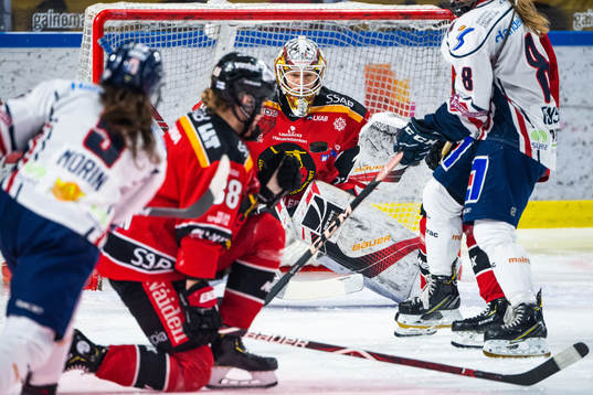 Linköpings Sidney Morin sätter 4-1 bakom Luleås målvakt