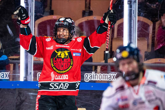 Luleås Rebecca Stenberg jublar