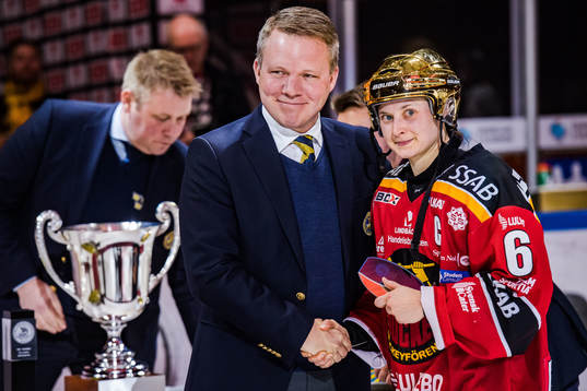 Luleås Jenni Hiirikoski jublar