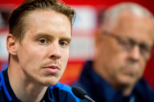 Stefan Johansen and Lars Lagerbäck, head coach of Norway