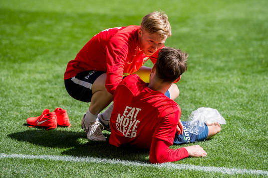 Mats Møller Dæhli of Norway speaks to teammate Håvard