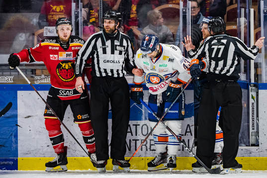 Bråk mellan Växjös Roman Horak, Luleås Daniel Sondell
