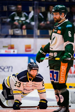 s Robin Figren och Färjestads Mikael Wikstrand