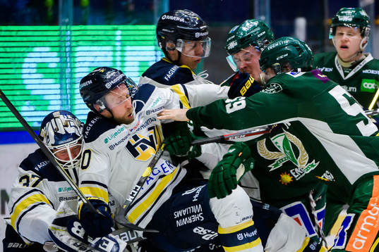s målvakt Jonas Gunnarsson och Martin Thörnberg och