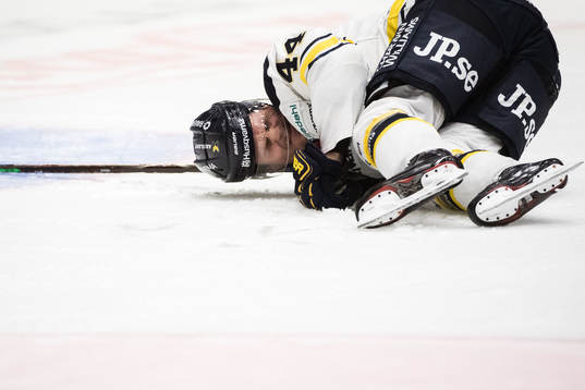 s Mikko Lehtonen har ont