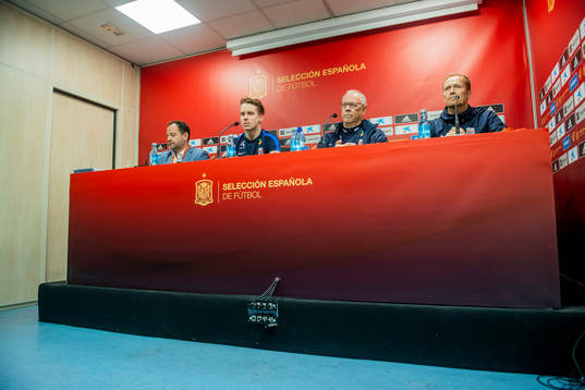 Stefan Johansen of Norway, Lars Lagerbäck, head coach of
