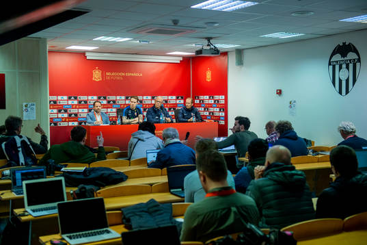 Stefan Johansen of Norway, Lars Lagerbäck, head coach of
