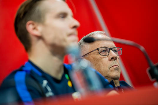 Stefan Johansen of Norway and Lars Lagerbäck, head coach