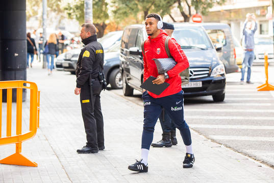 Joshua King of Norway arrives the stadium