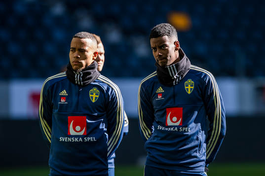 Alexander Isak (R) and Robin Quaison