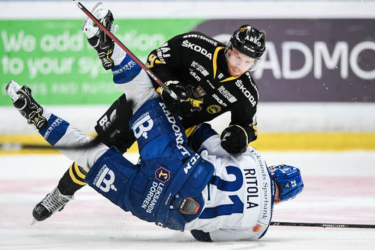 s Justin Crandall och Leksands Mattias Ritola
