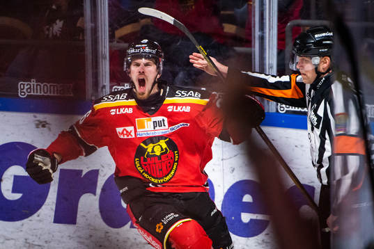 Luleås Emil Larsson jublar
