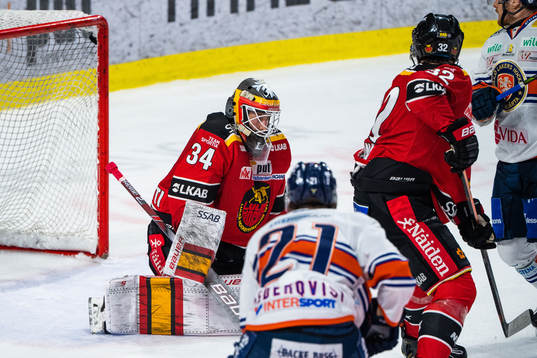 Växjös Linus Fröberg (ej i bild) sätter 1-1
