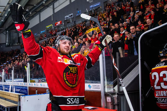 Luleås Robin Kovacs jublar