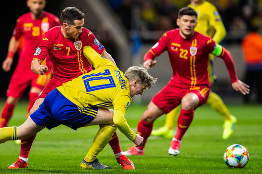 Alexandru Chipciu of Romania and Emil Forsberg of Sweden