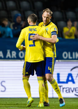 Marcus Berg and Andreas Granqvist celebrates