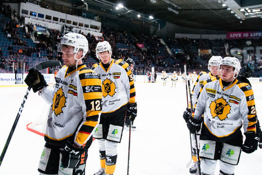 Skellefteås Adam Pettersson deppar med lagkamrater