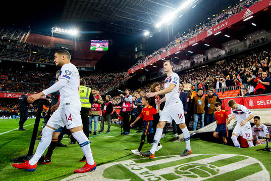 Omar Elabdellaoui and Ole Kristian Selnæs of Norway