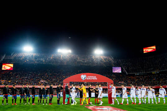 The players of Spain and Stefan Johansen, goalkeeper Rune