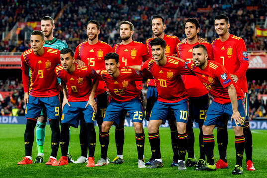 Goalkeeper David de Gea (2nd row), Sergio Ramos, Inigo