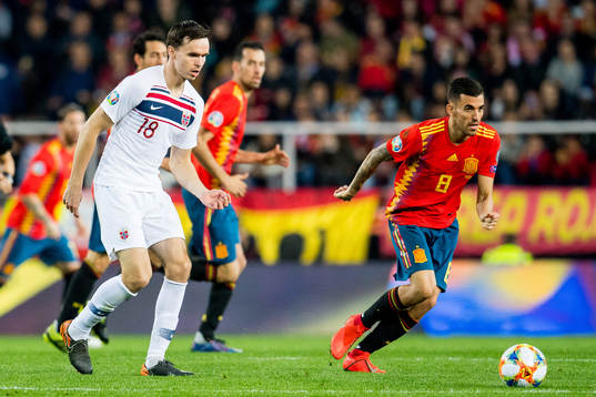 Ole Kristian Selnæs of Norway and Dani Ceballos Fernandez