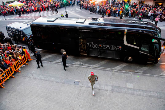 Joshua King of Norway arrives the stadium