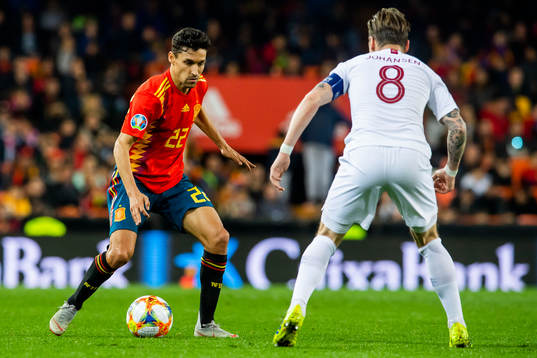 Jesus Navas of Spain and Stefan Johansen of Norway