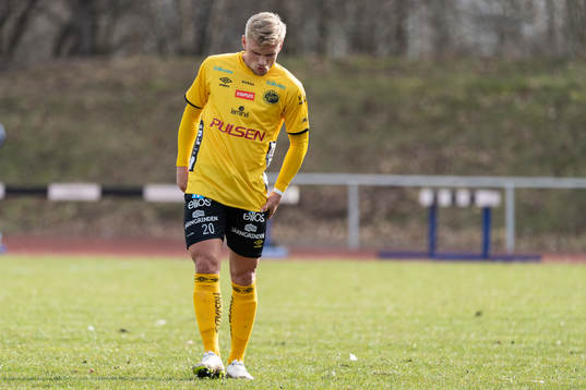 Elfsborgs Simon Strand tar sig för låret