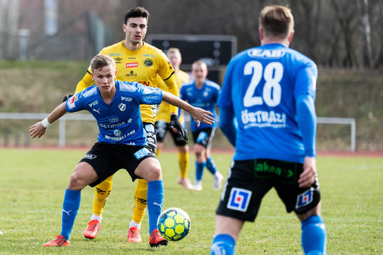 Halmstads Oscar Petersson och Elfsborgs Deniz Hümmet
