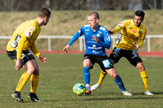 Halmstads Hoskuldur Gunnlaugsson och Elfsborgs Rami Kaib